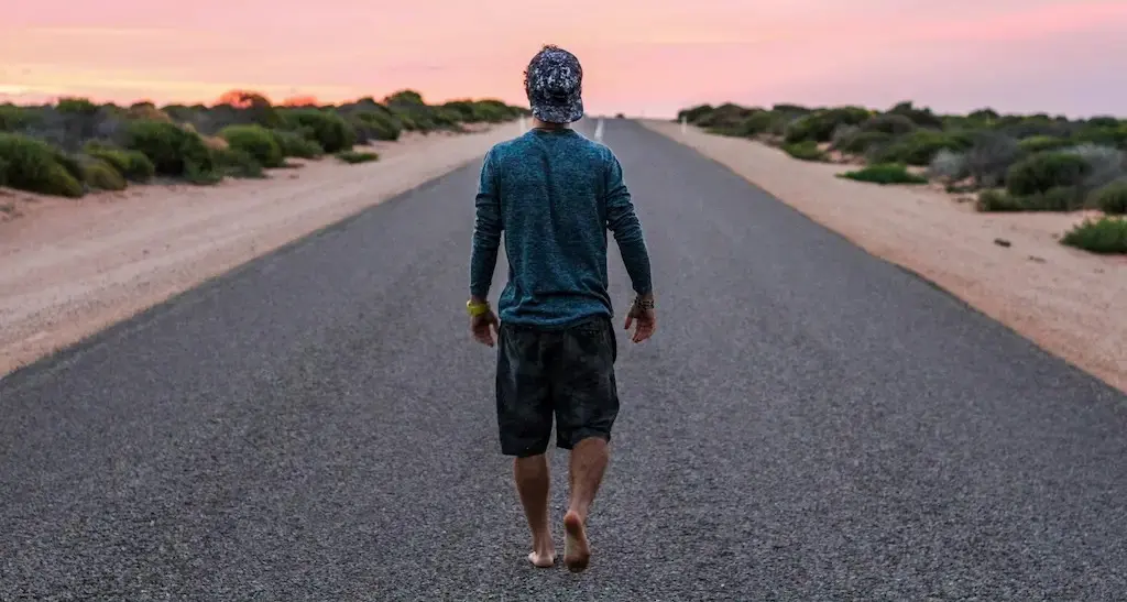 walking barefoot and grounding benefits for body and mind